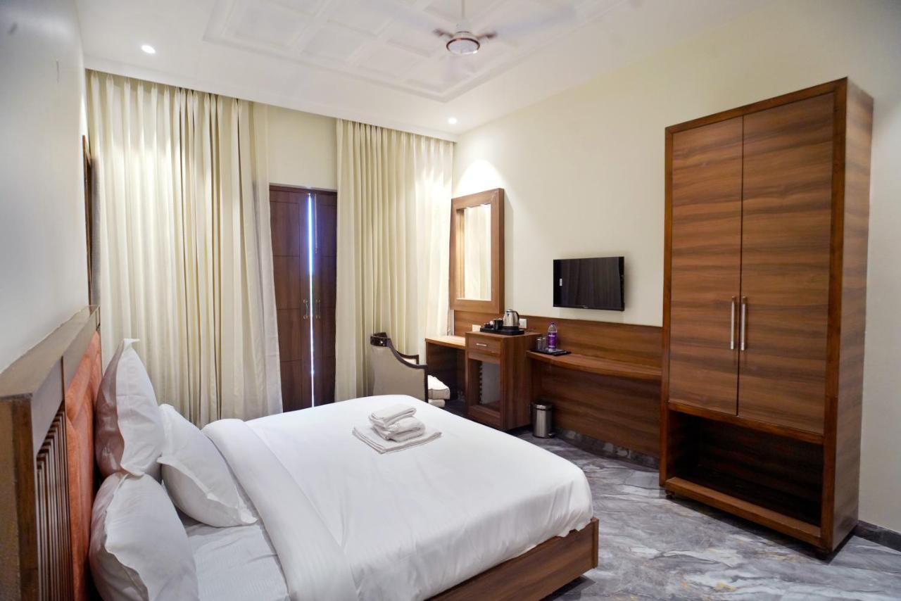 5 States Resort Amritsar Esterno foto