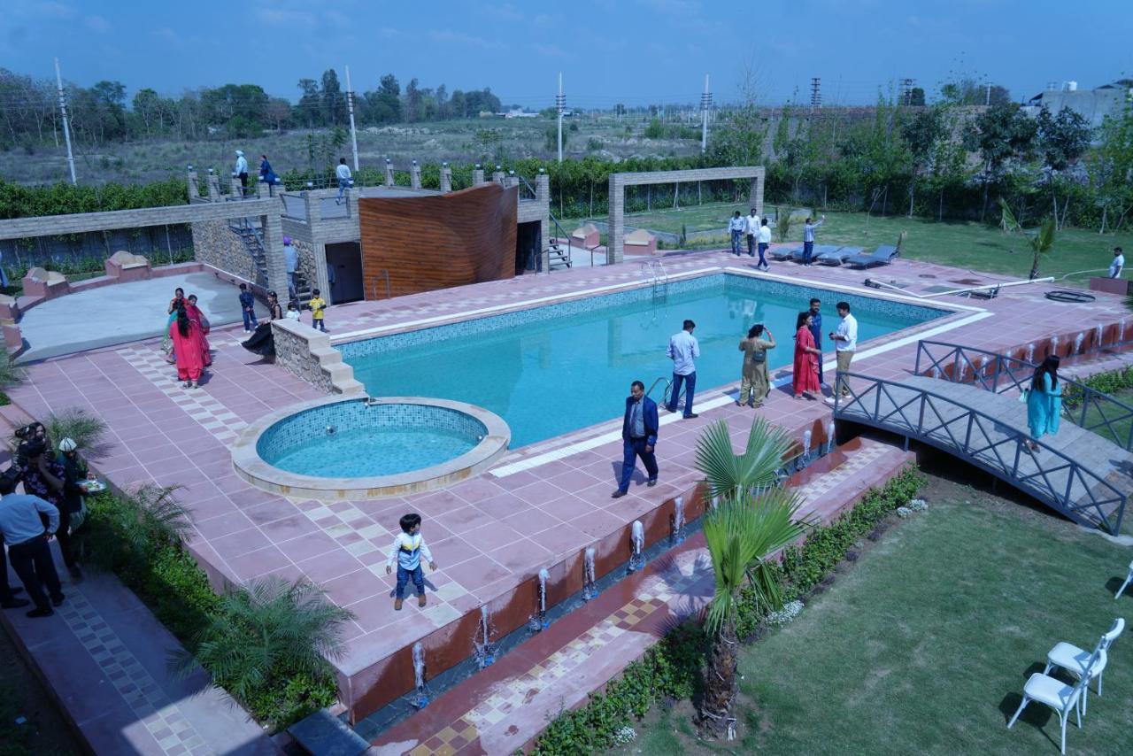 5 States Resort Amritsar Esterno foto
